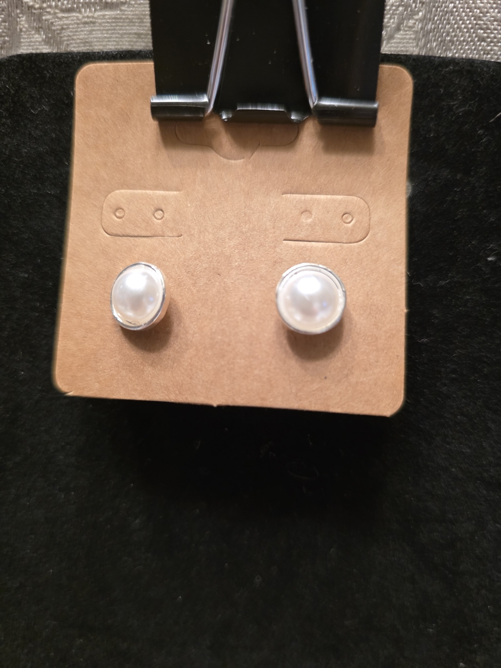 #400 Pearl-Look Round Stud Earrings in White